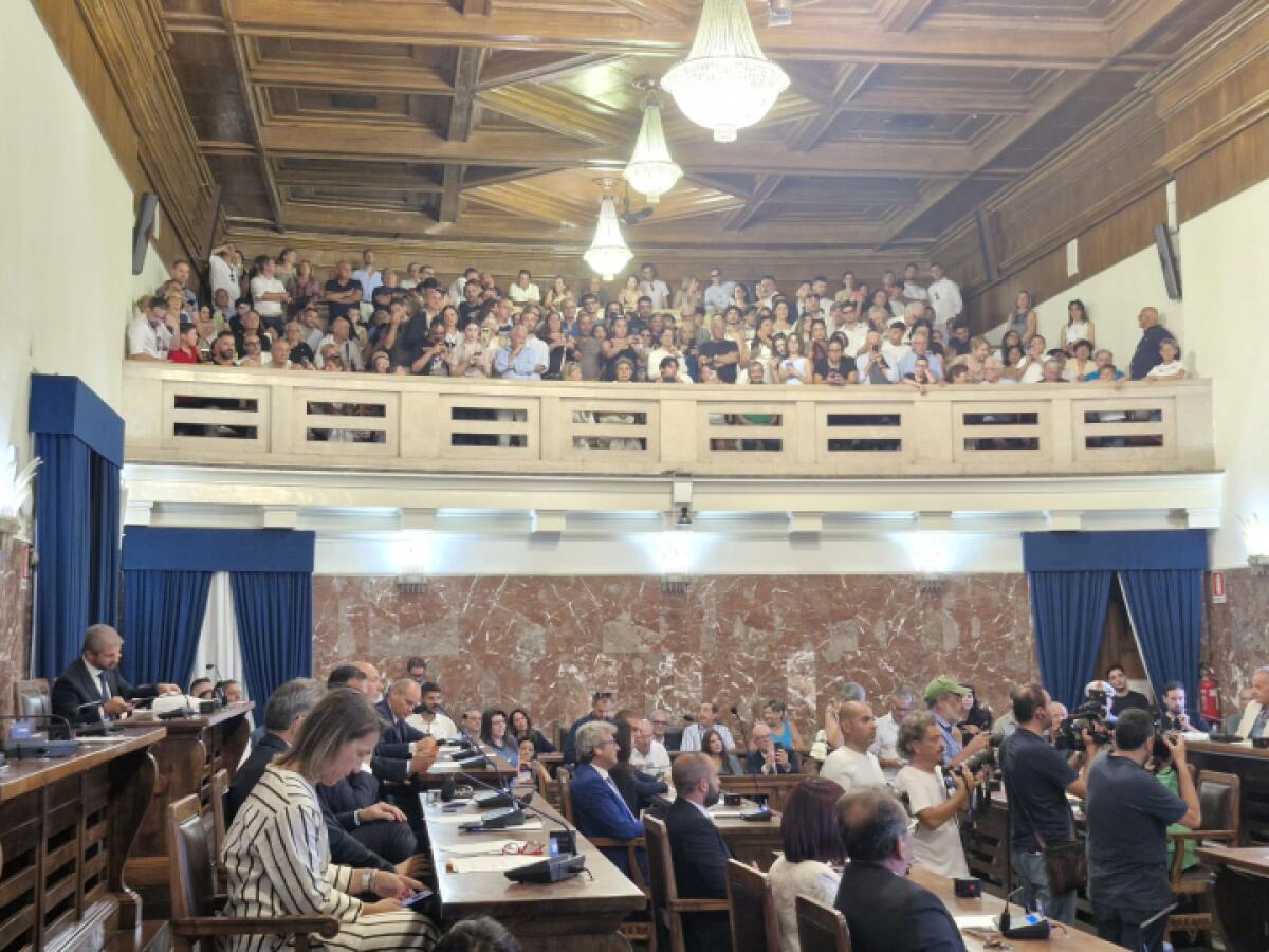 Messina: insediato il nuovo Consiglio comunale, Basile presta giuramento e Minutoli è presidente - 