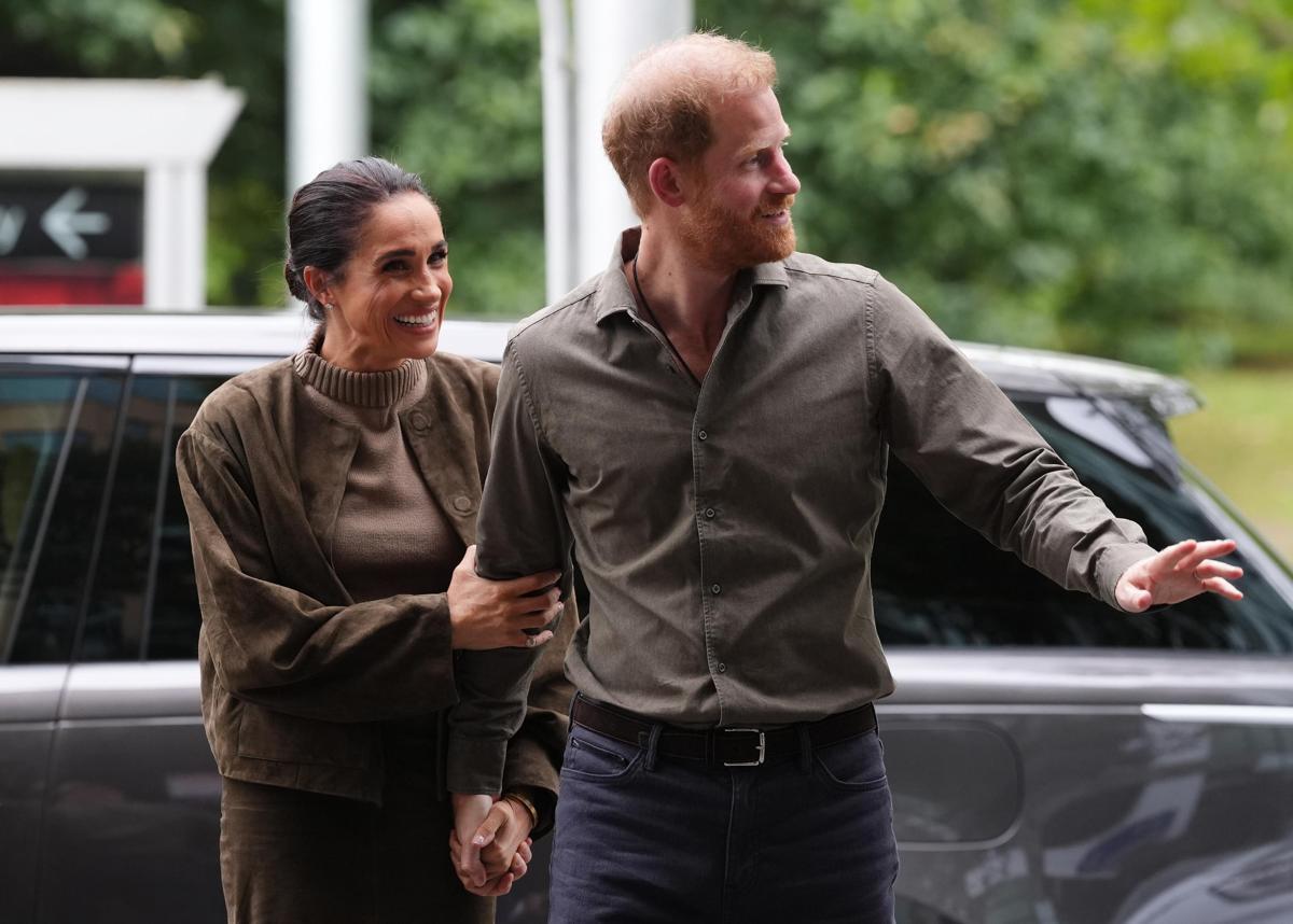 Meghan e Harry, la visita alla tomba di Lady Diana con i figli Lilibet e Archie - 
