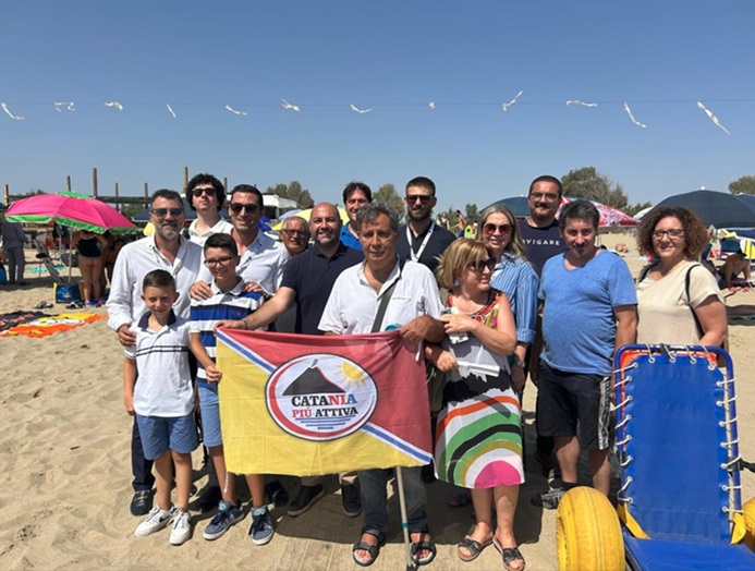 Catania lancia «Mare per Tutti 2026»: 14 postazioni gratuite per l’accesso al mare alla Plaia - 