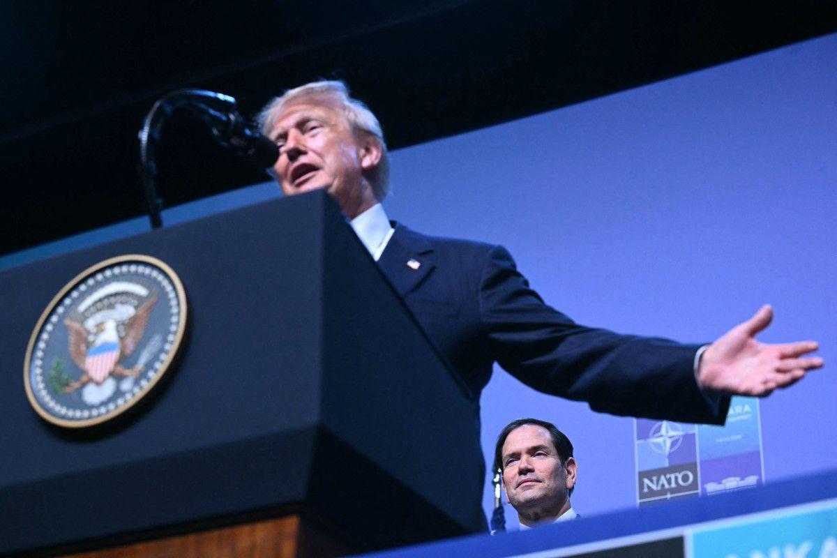 Trump show a vertice Nato ad Ankara, dopo gli attacchi è "immenso amore" con gli alleati - 