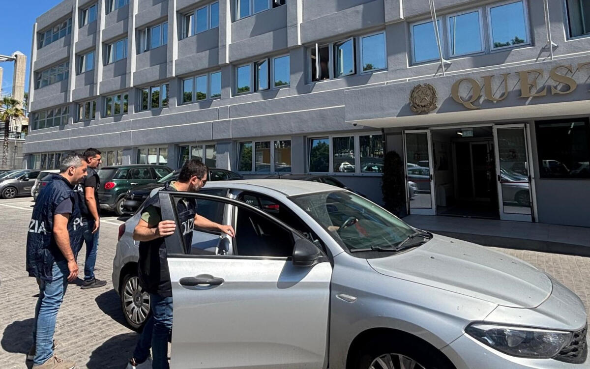 Si finge agente e ruba gioielli a un'anziana: arrestato 38enne a Catania - 