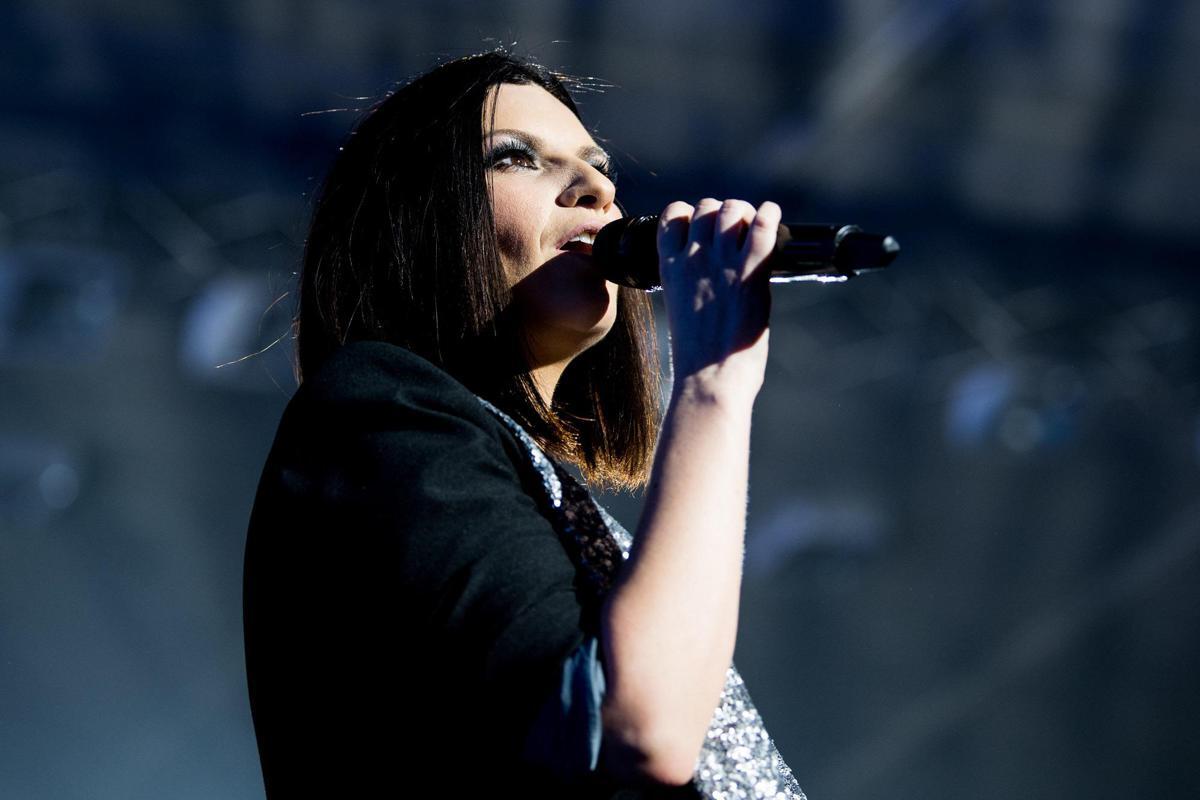 Mondiali, Laura Pausini, Robbie Williams e Tom Cruise protagonisti della cerimonia di chiusura - 