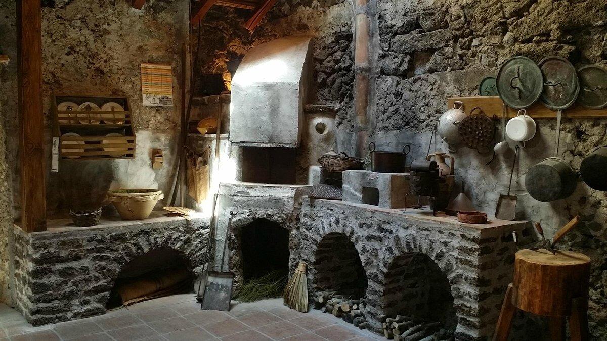Nicolosi valorizza la memoria: due musei raccontano la vita e l'arte della pietra lavica - 