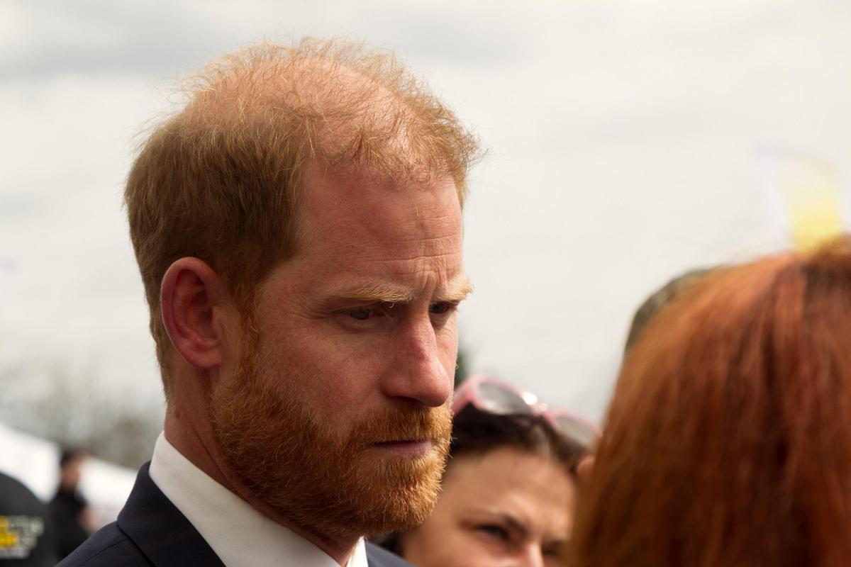 Harry in Uk senza Meghan e figli, Re Carlo 'spazientito' per cambi idea su alloggio - 