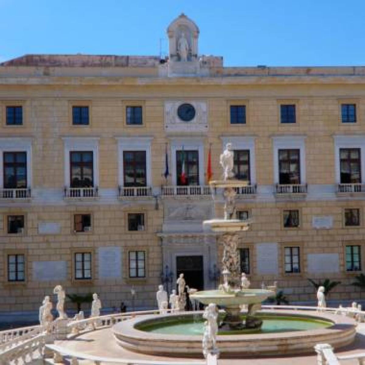 Palermo avvia la graduale dismissione delle carrozze trainate da cavalli, Generazione Palermo: «Primo passo verso le carrozze elettriche» - 