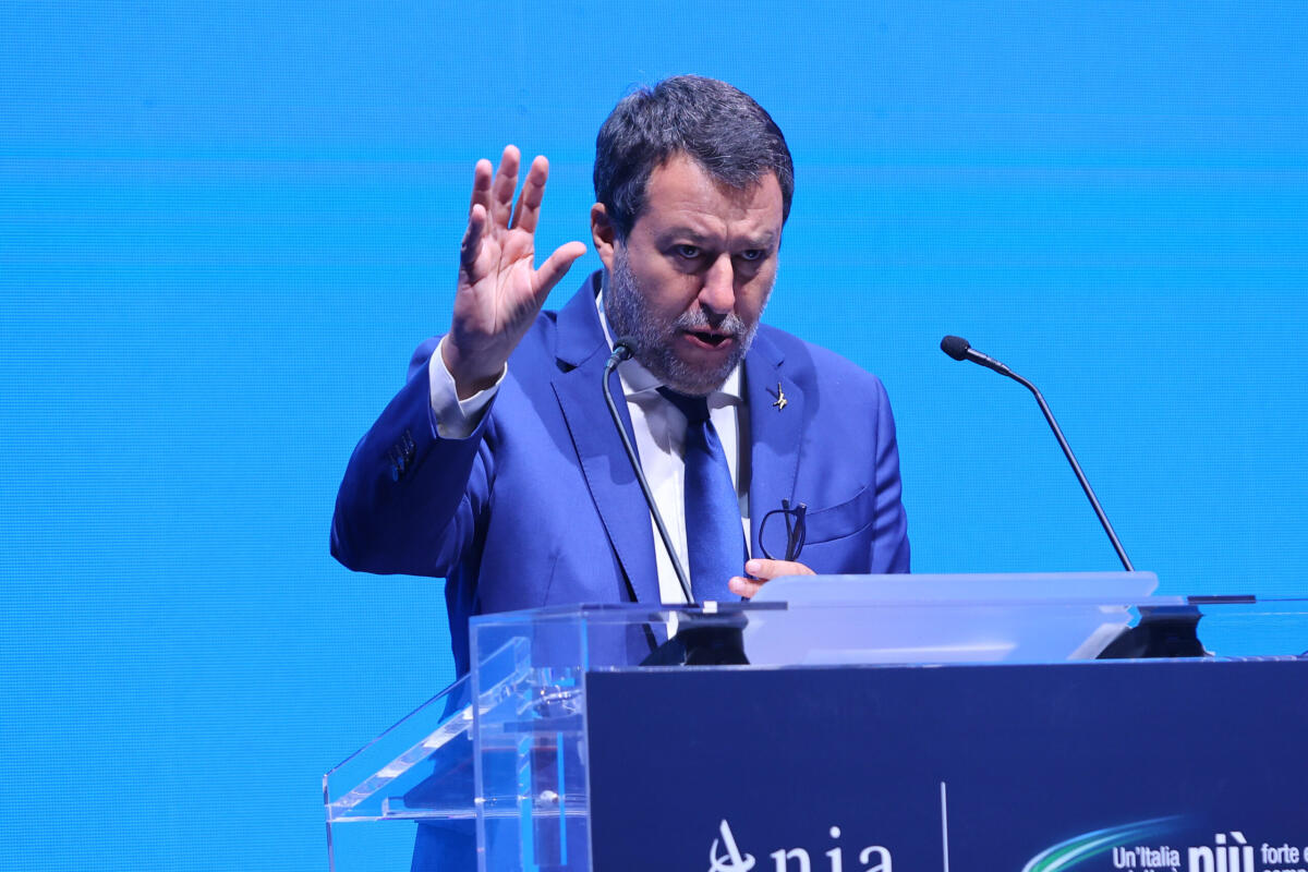 Salvini: "Puntualità Alta Velocità all'80%" e la difesa dei cantieri di Firenze - 