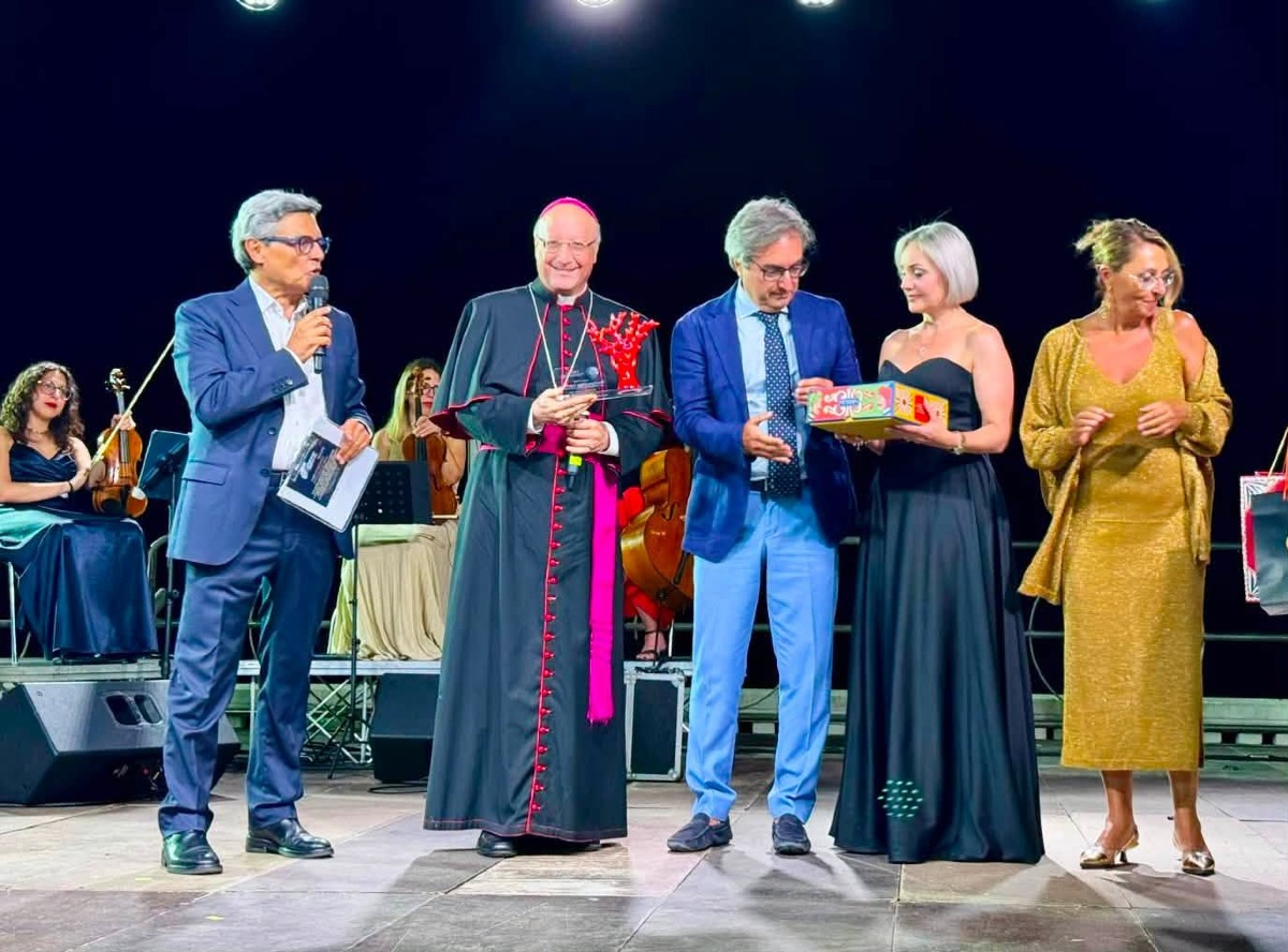 Premiazione del Vescovo di Patti Mons. Guglielmo Giombanco