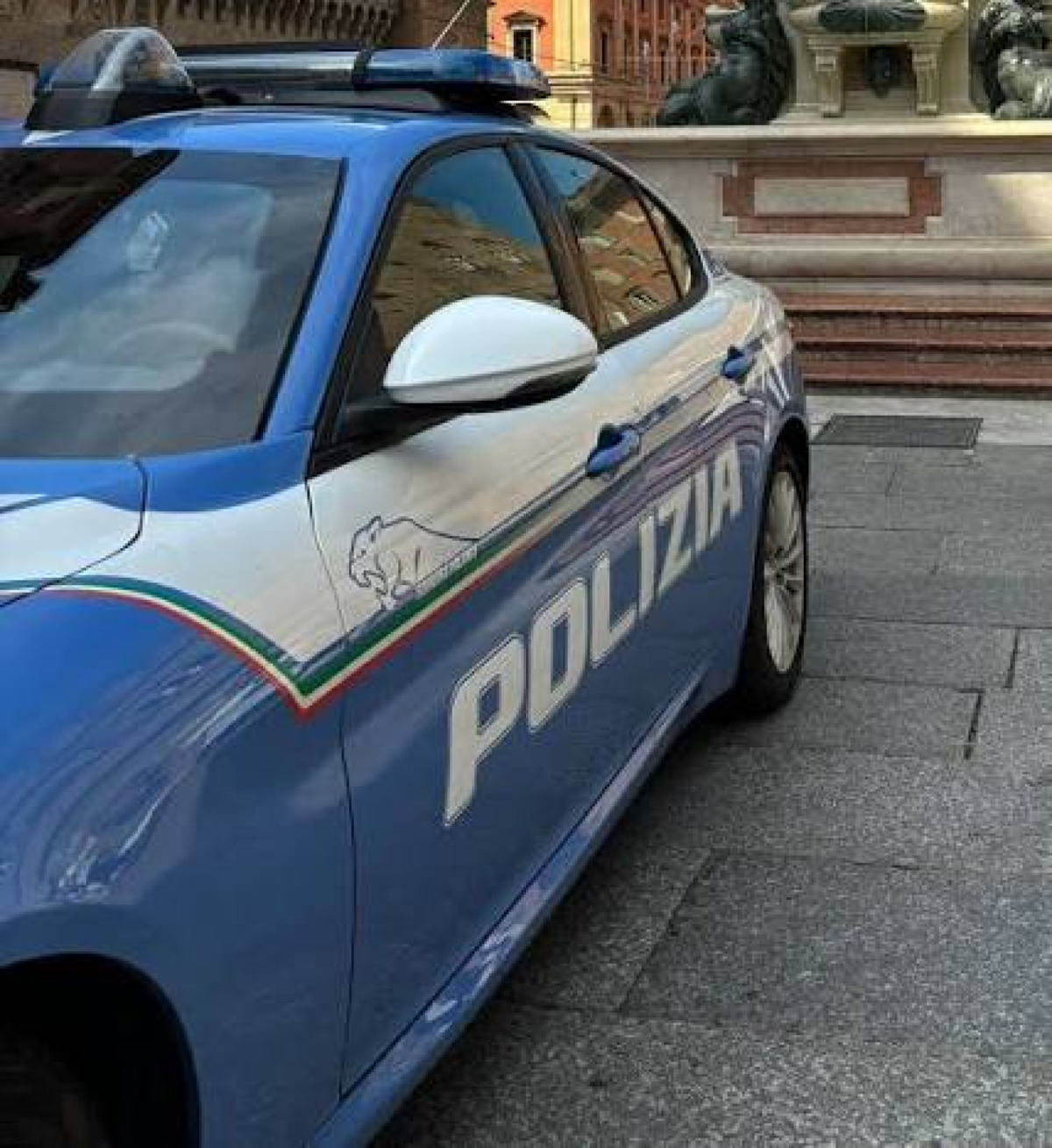 Messina, 26enne catanese arrestato con 16 kg di marijuana nel cofano - 