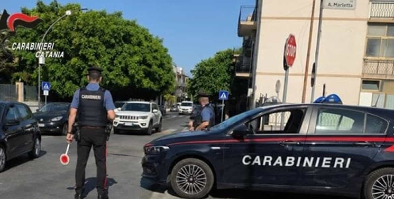 Blitz dei carabinieri a Sant'Agata Li Battiati: 41 persone e 20 veicoli controllati - 