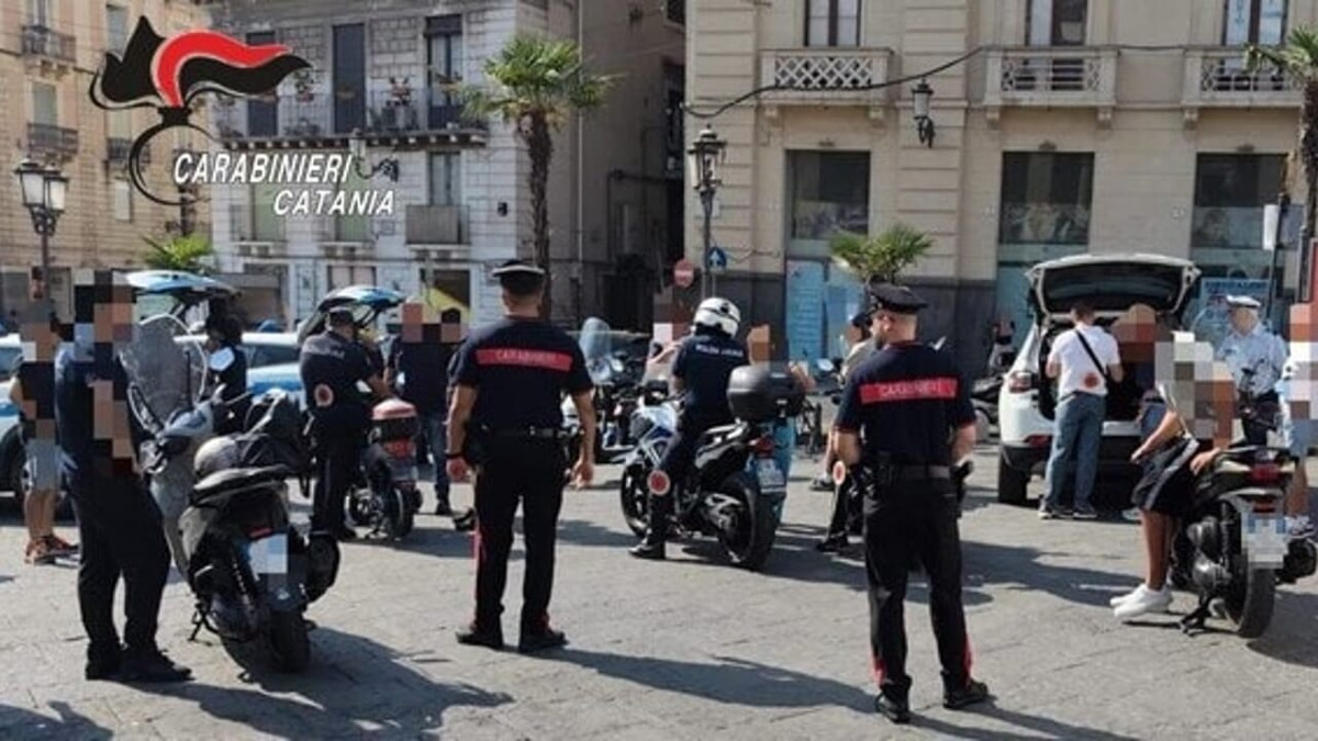 Catania: sequestrate 9 e-bike manomesse e arrestato un 69enne dopo inseguimento in centro - 