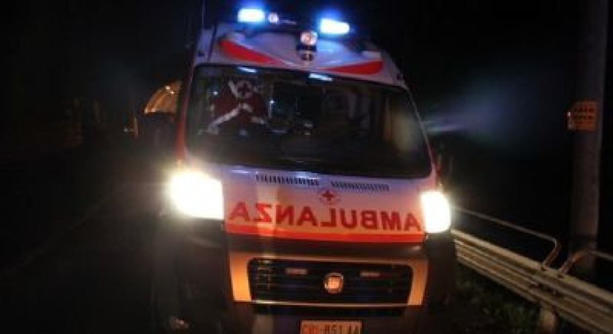 Caltagirone: 19enne muore dopo essere caduto dallo scooter in via Bounganvillea - 