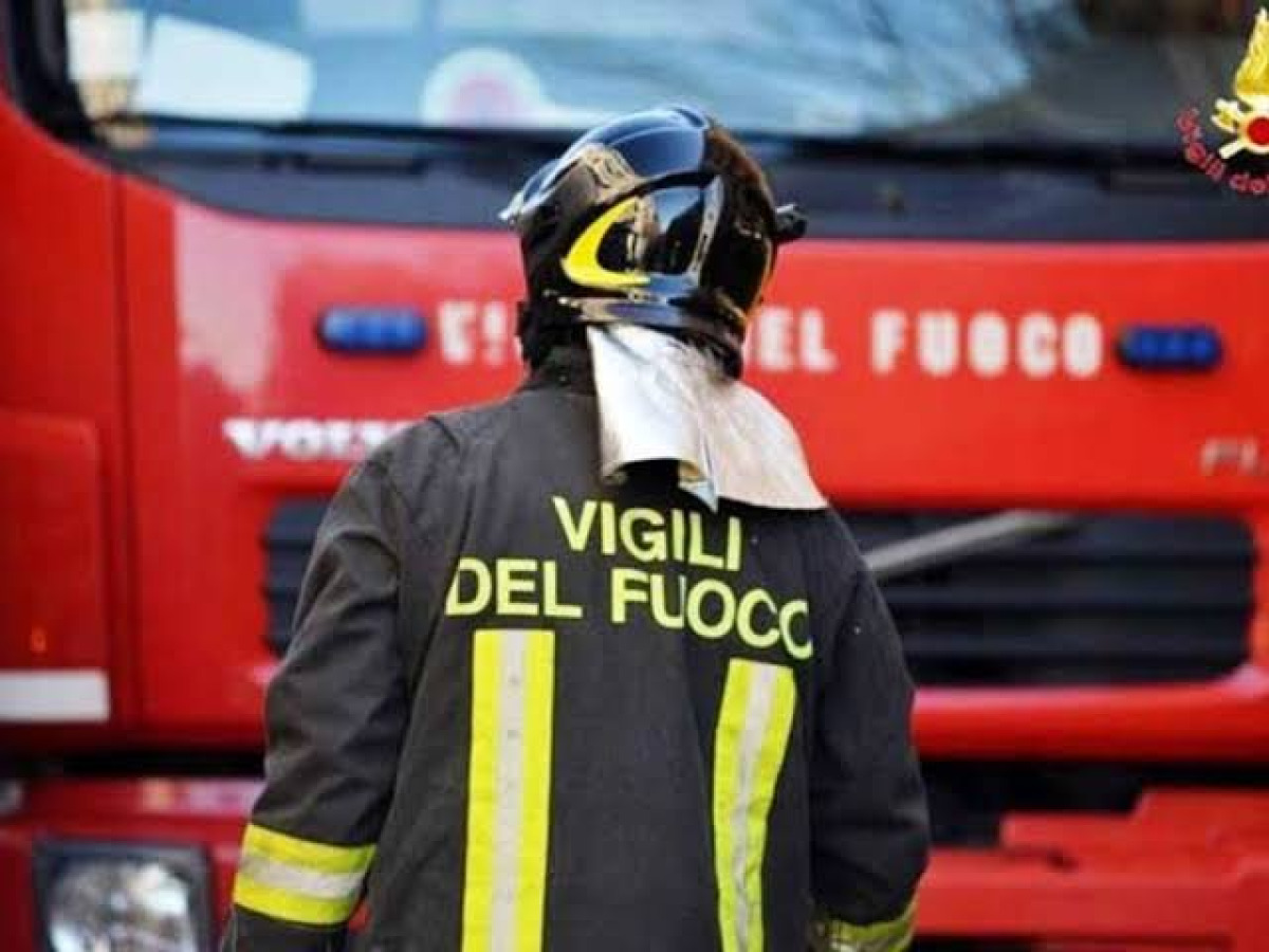 Ordigni nascosti in un mobile a Palermo: evacuato un palazzo in via Saverio Scrofani - 
