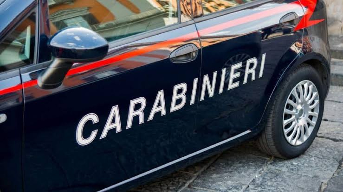 Pugno in volto alla moglie davanti al figlio minorenne: arrestato 54enne a Milazzo - 