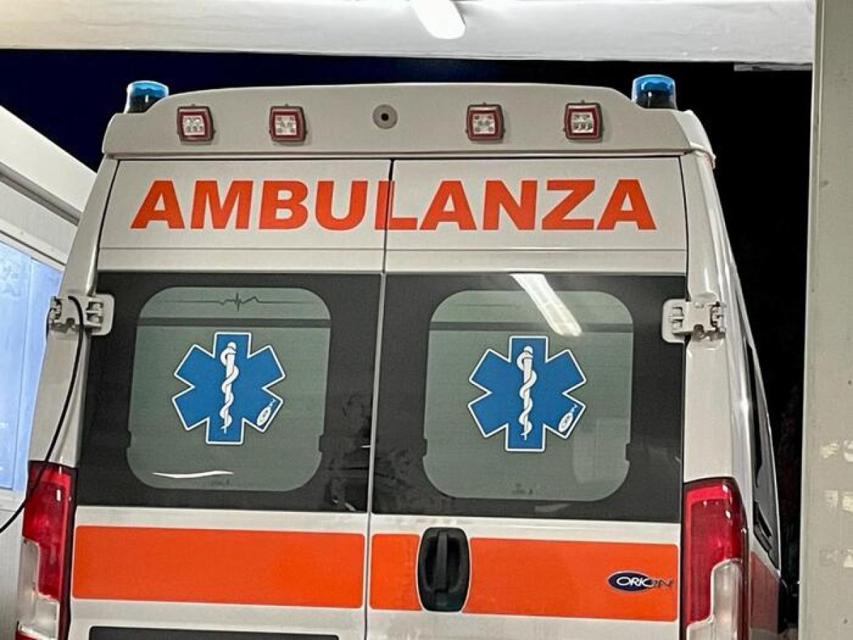 Malore e caduta alla scogliera di Aci Castello: soccorso alpino recupera un 70enne - 