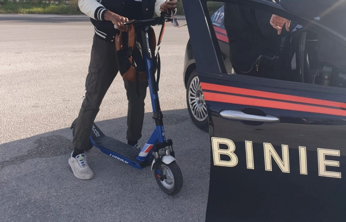 Monopattino rubato localizzato dal GPS: denunciato 21enne a Belpasso - 