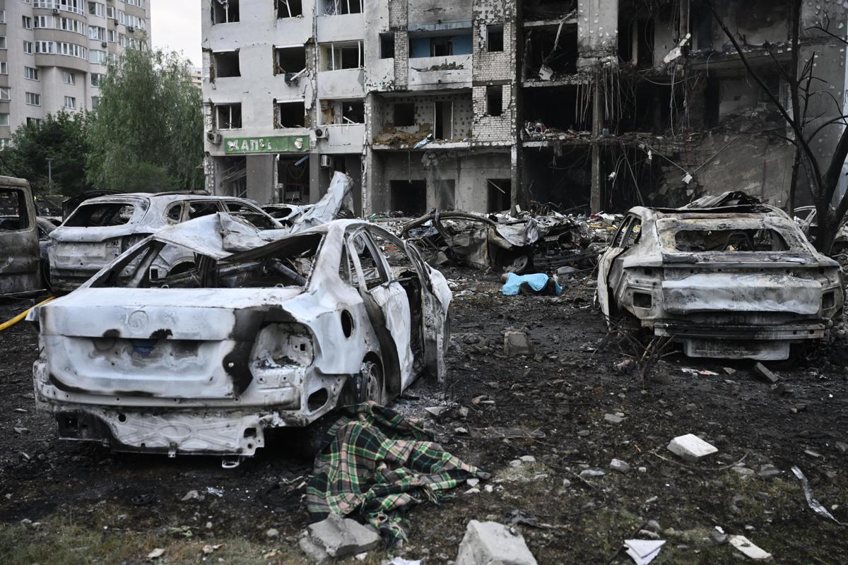 Ucraina, missili russi colpiscono Kiev: 2 morti e una ventina di feriti - 