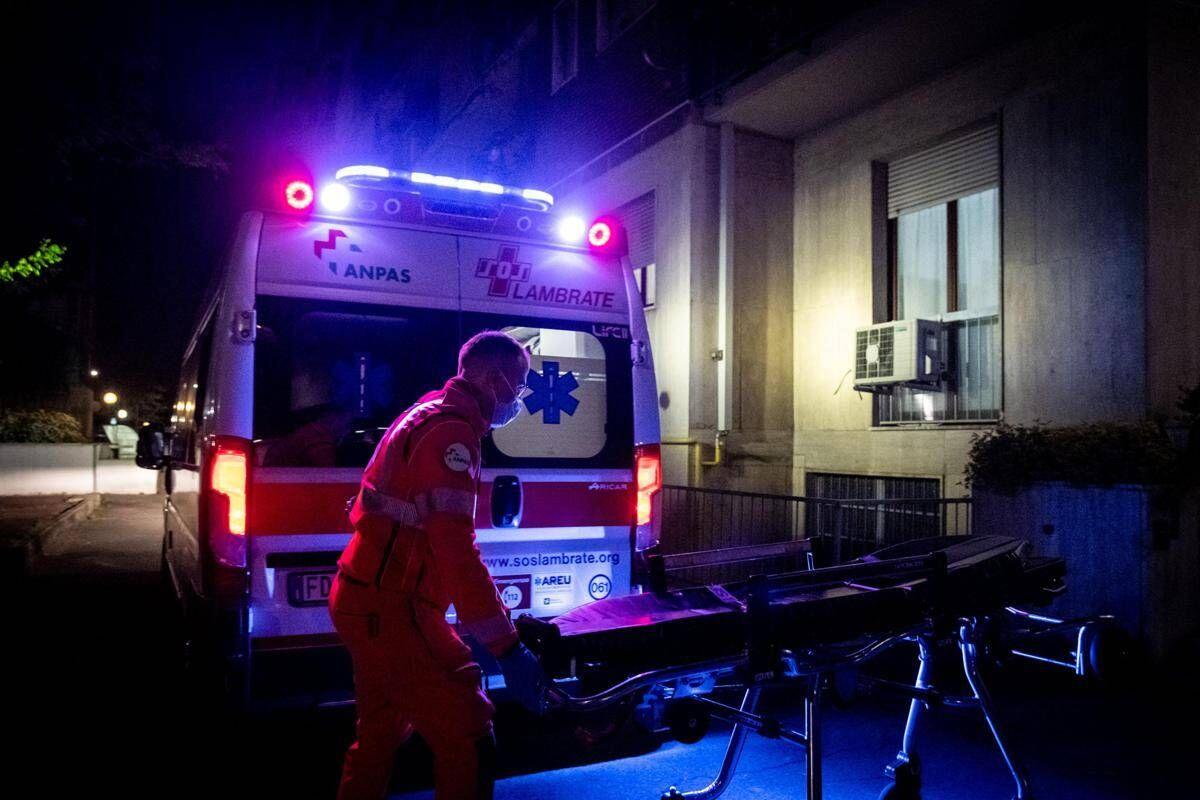 Cosenza, violenta lite fuori da una discoteca: morto in ospedale l'addetto alla sicurezza
