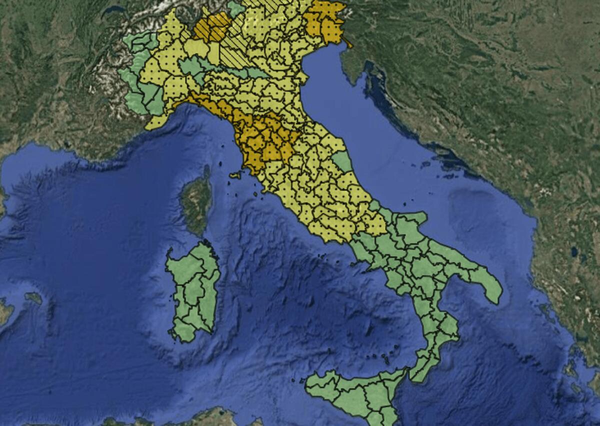 Maltempo, allerta meteo arancione e gialla per temporali venerdì 21 agosto: la mappa delle 10 regioni a rischio - 