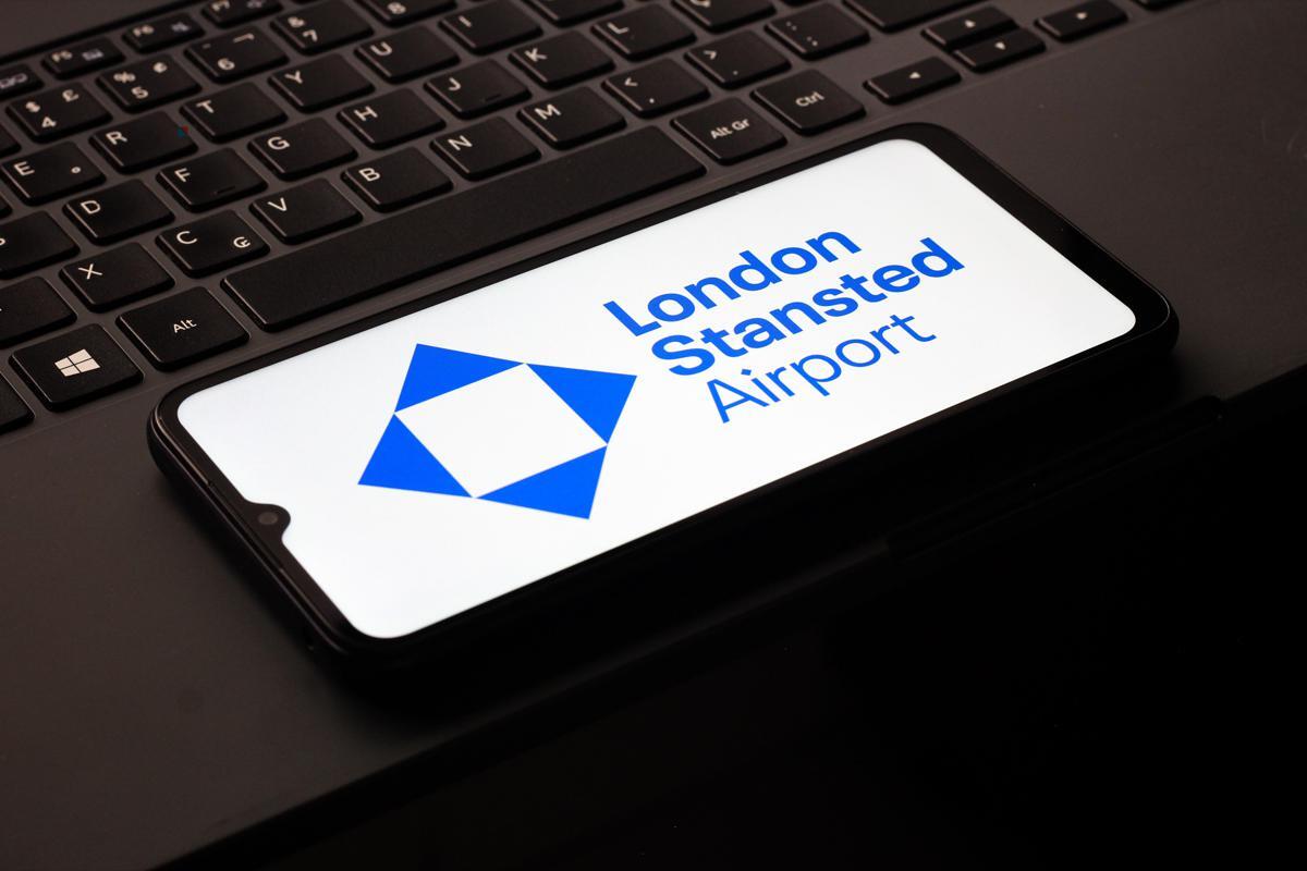 Cyberattacco aeroporti nel Regno Unito, hacker chiedono un riscatto - 