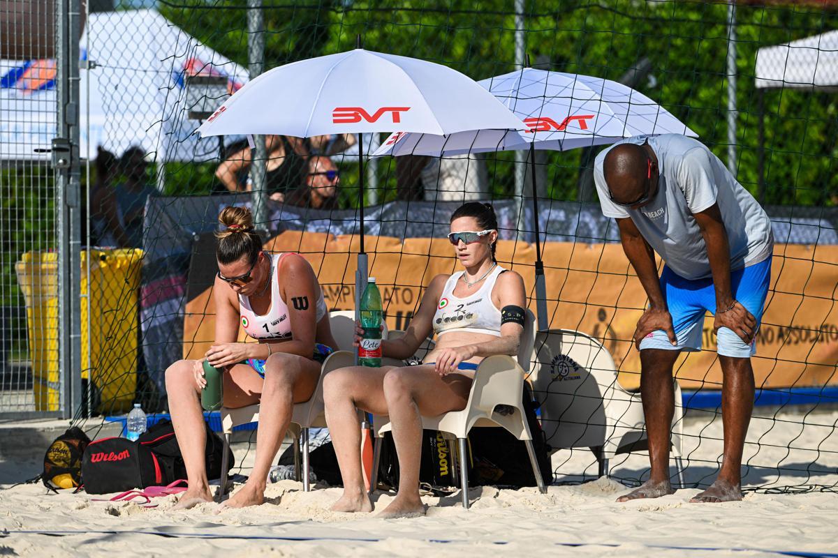 Caso Beach volley, accesa discussione tra tecnico Martins e Chiara They, Fipav: "Immagini inaccettabili" - 