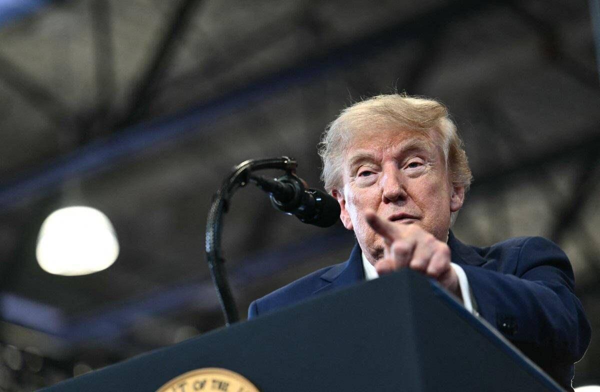 Trump e la mappa con lo Stretto di Hormuz: "Nuovo territorio Usa". Ira di Teheran: "Illusione che correggeremo" - 