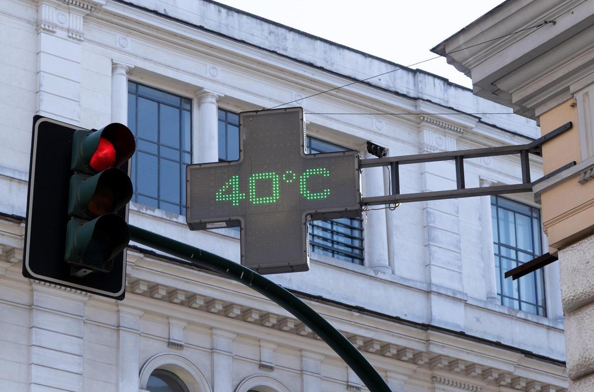 Caldo estremo allenta la morsa, arriva la pioggia ma resta lo spettro della sesta ondata - 