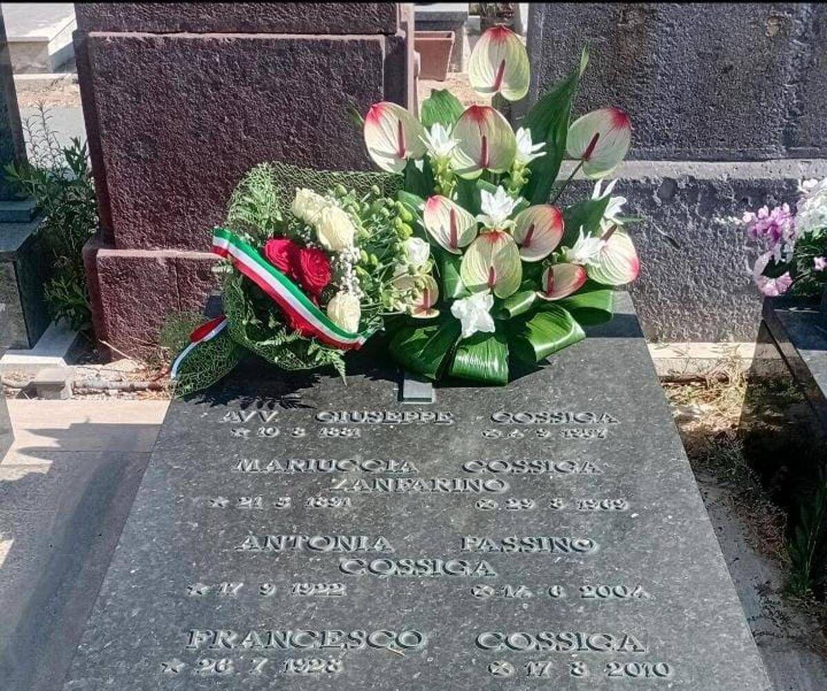 Cossiga, l'omaggio degli amici a 16 anni dalla morte - 