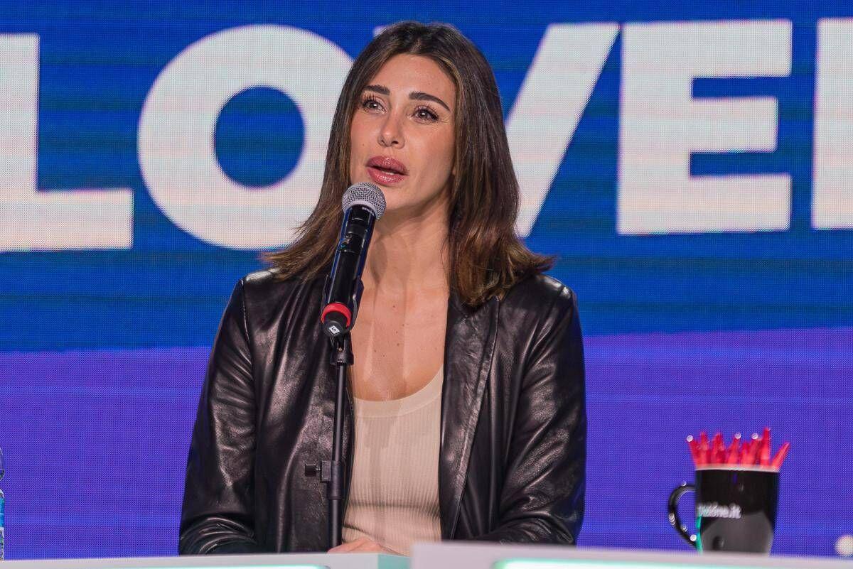 Belen Rodriguez attacca dopo vacanza in Sardegna: "Un bel vaffa..." - 