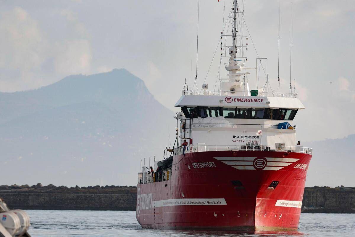 Life Support di Emergency salva 50 migranti: "Su barcone anche sette morti" - 