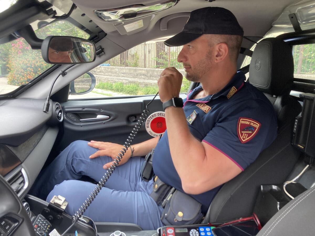 Catania: arrestati due giovani dopo fuga in auto con compagne e bimbi in braccio - 