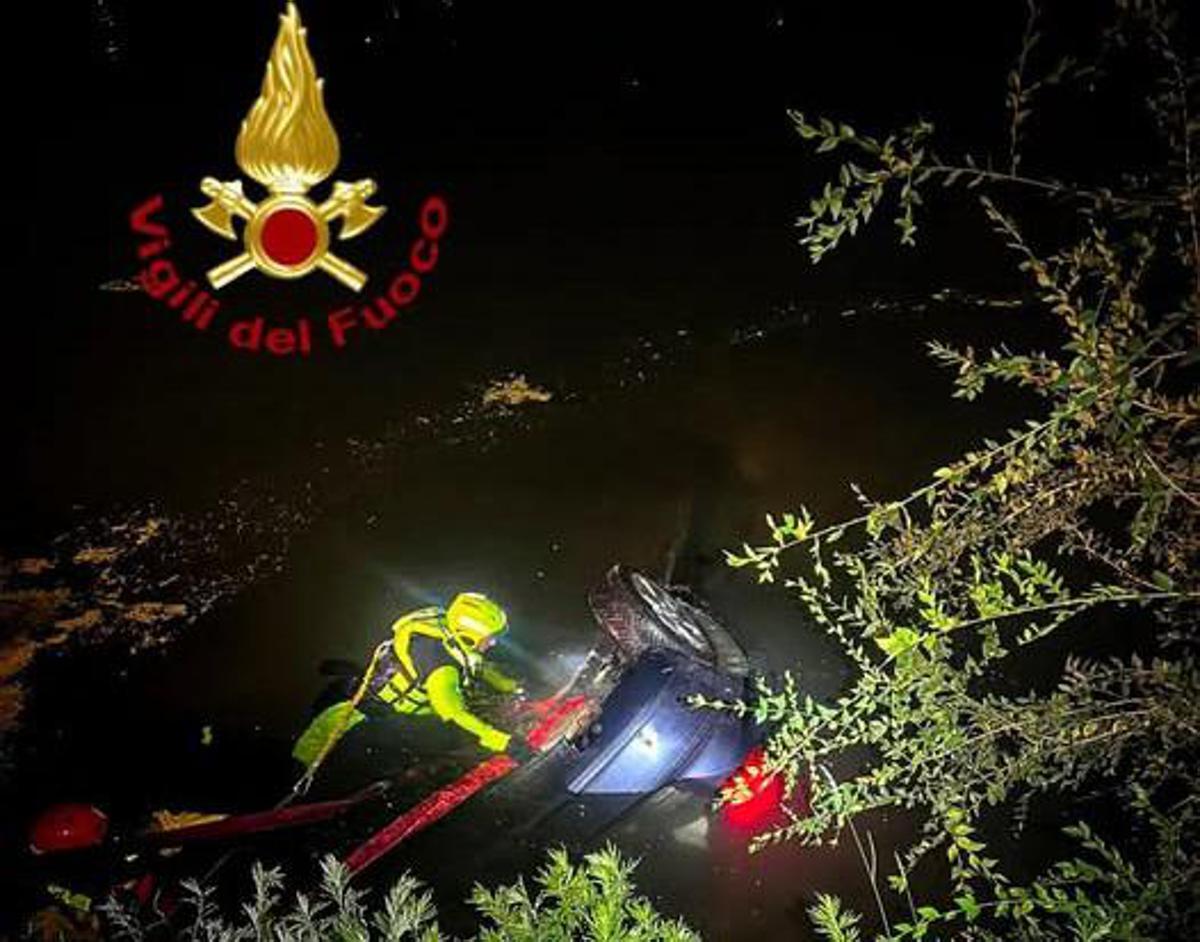 Auto finisce nel Po dopo un inseguimento a Torino: un ferito, ricerche per tre persone - 