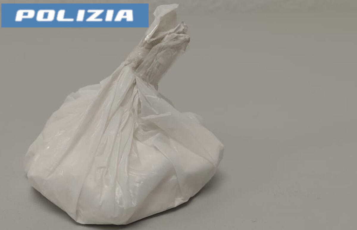 Catania, inseguimento in centro: arrestato 28enne con 52 g di cocaina - 