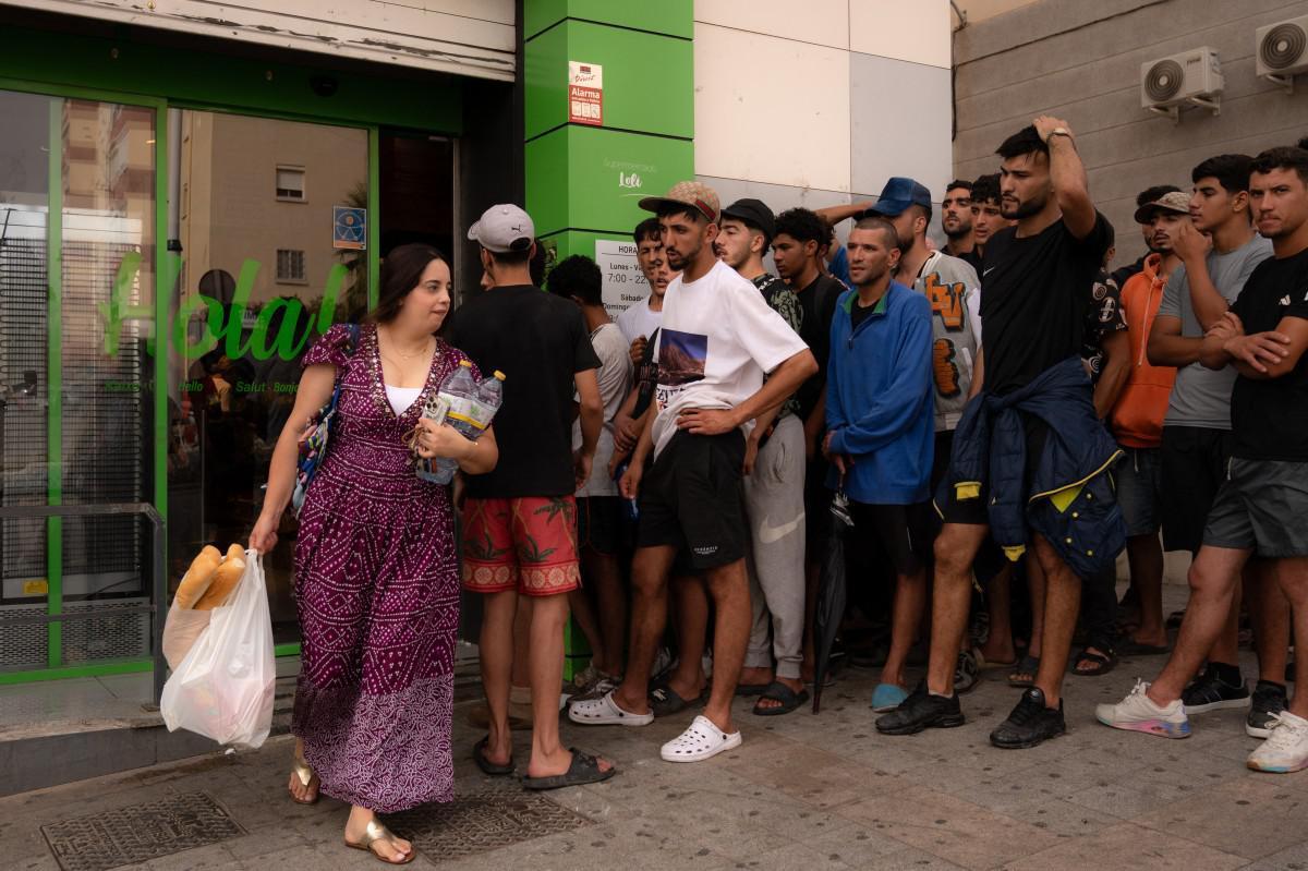 Ceuta, viaggio tra i migranti che provano a restare: "Ci avevano detto che la frontiera era aperta..." - 
