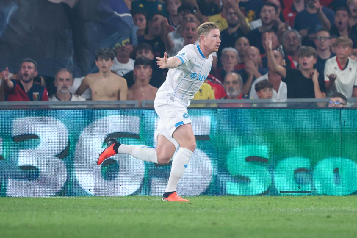 Ryanair provoca, il Genoa risponde: il battibecco social sul gol di De Bruyne - 