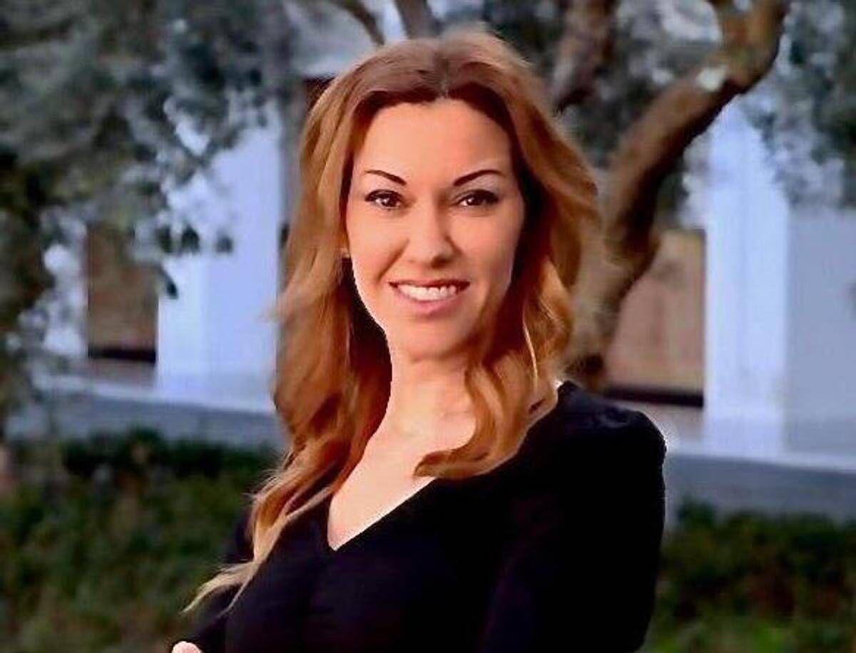"Non guardate l'eclissi, io ho perso la vista", il messaggio dell'ex deputata spagnola - 