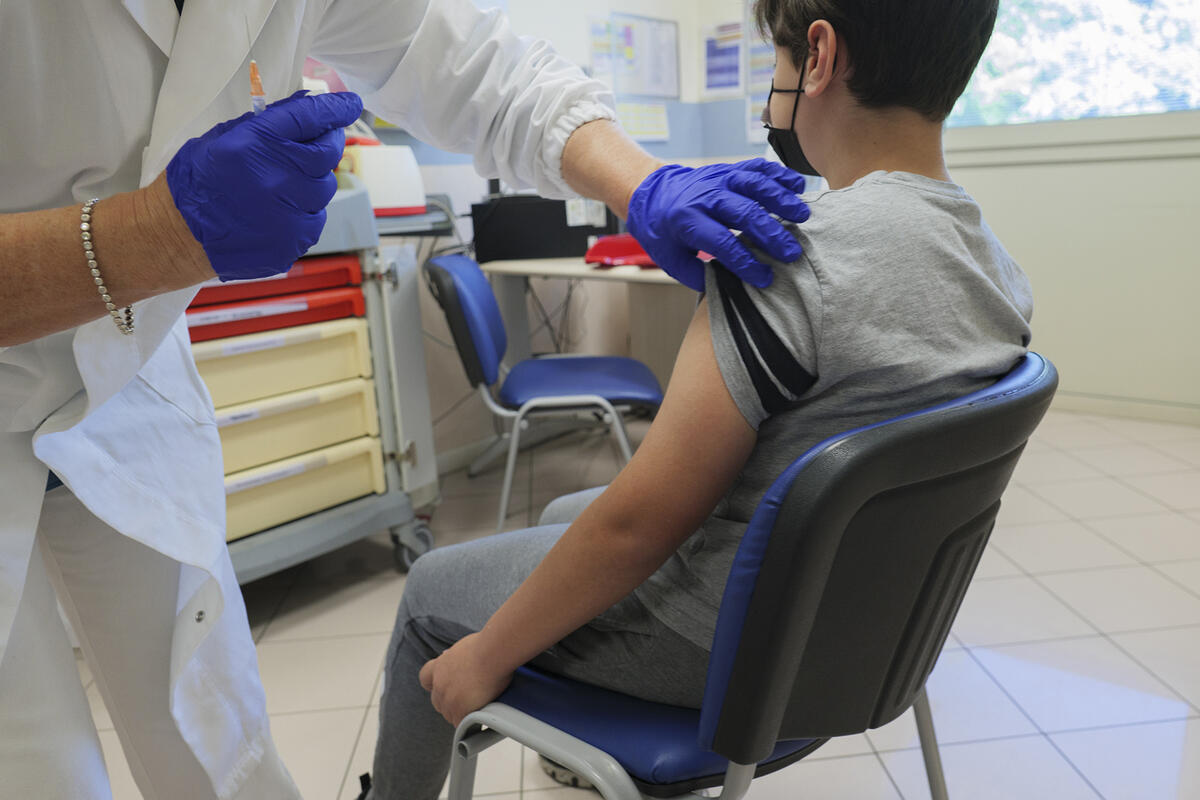 Bimba di 4 anni muore a Palermo: Procura apre indagine dopo sospetta difterite, madre no‑vax accusa i medici - 