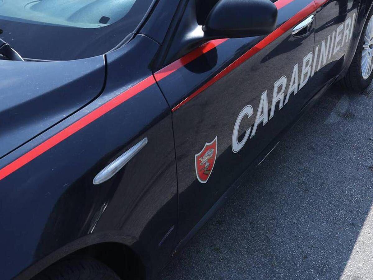 Latina, anziani coniugi trovati morti fuori dall'auto: indagini in corso - 
