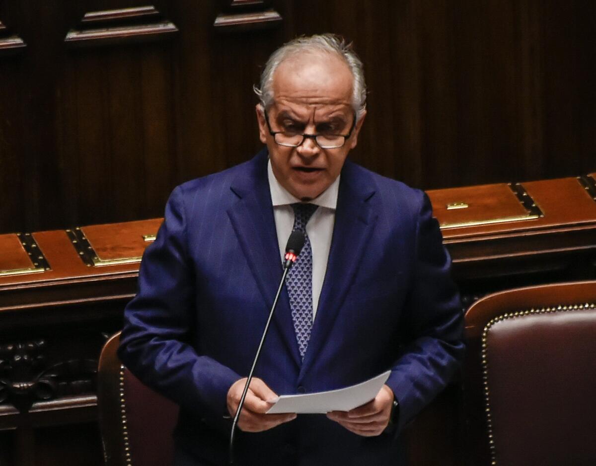 Piantedosi: sospesa l'applicazione di Schengen fino al 15 agosto, 3 arresti e 21 respinti dalla Spagna - 