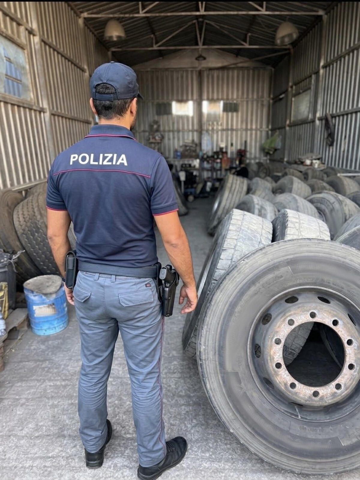 Autorimessa nella Zona Industriale di Catania bloccata per gravi rischi ambientali: titolare denunciato e sanzioni oltre 7.000€ - 