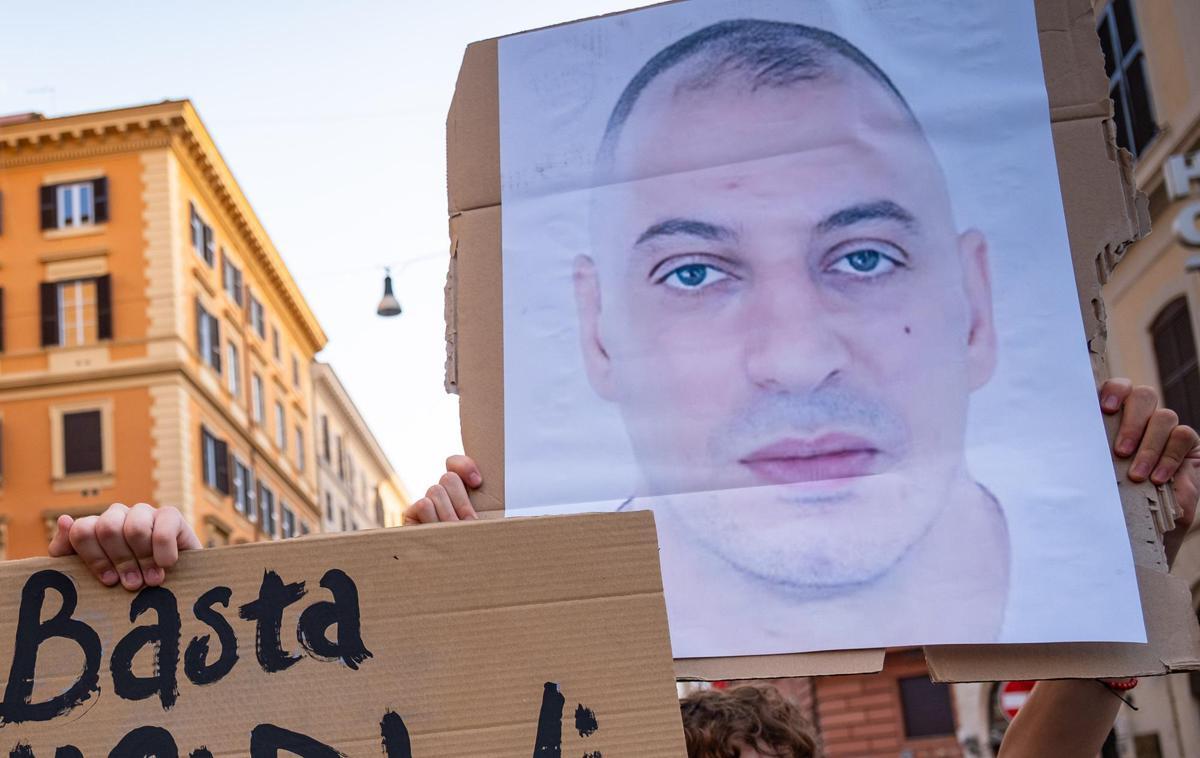 Caso Fakir, parla l'uomo che aiutò gli agenti a trattenerlo a terra: "Vivo recluso per le minacce" - 