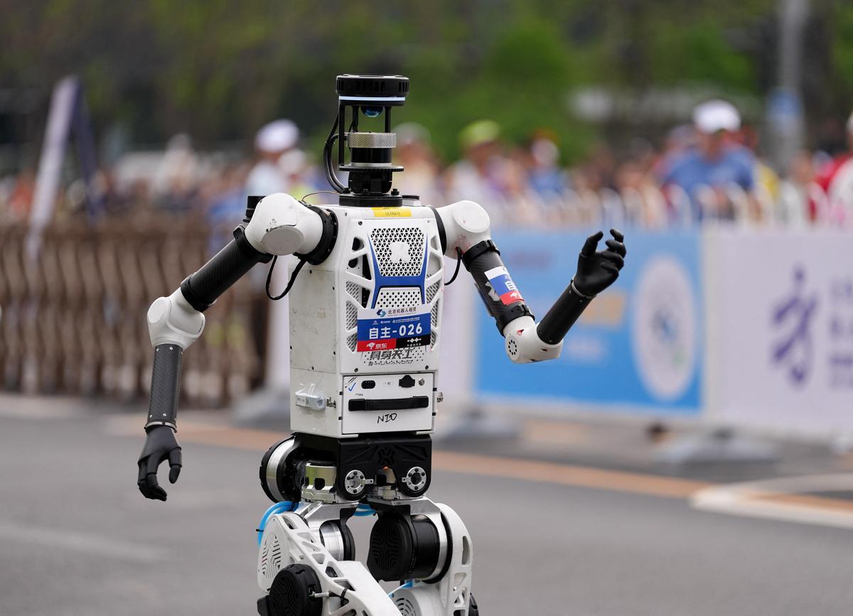 Arriva il robot... più veloce di Bolt: il record assurdo nei 100 metri - Video - 