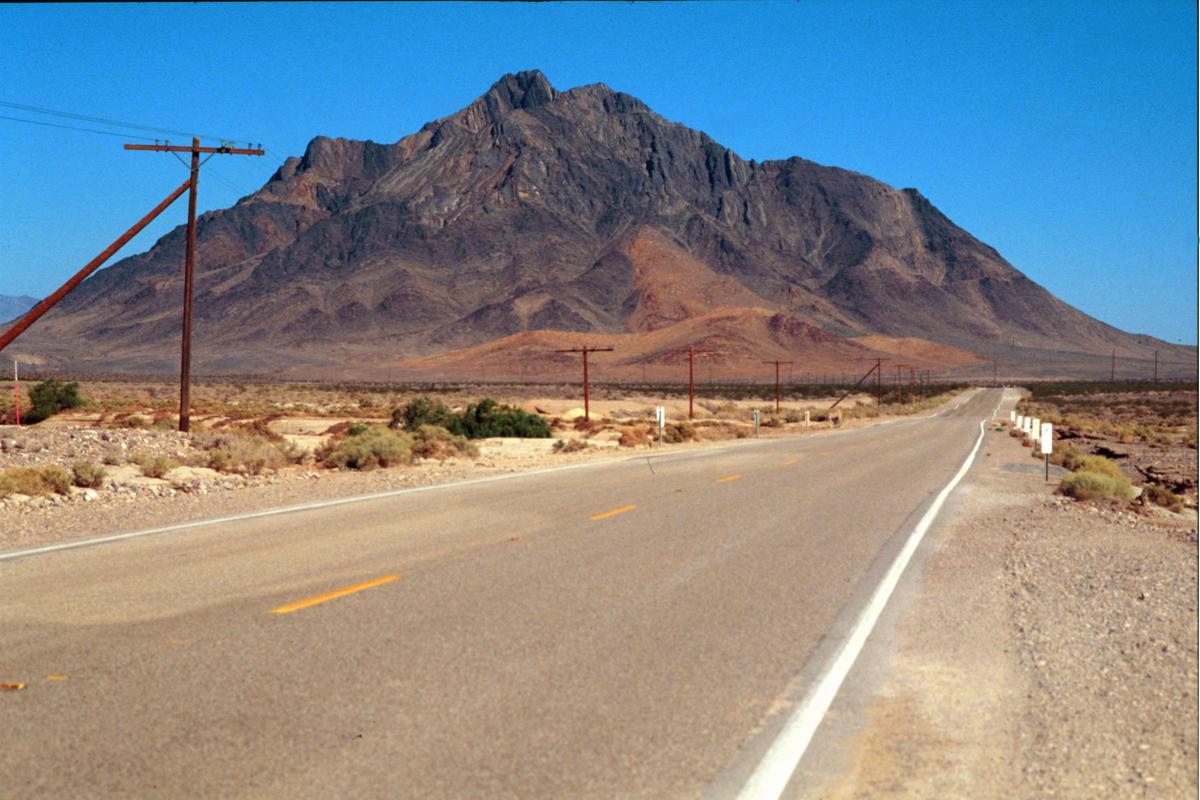 California, turista francese muore nella Death Valley: bloccato con l'auto nel fango a 47 gradi, aveva cercato aiuto - 