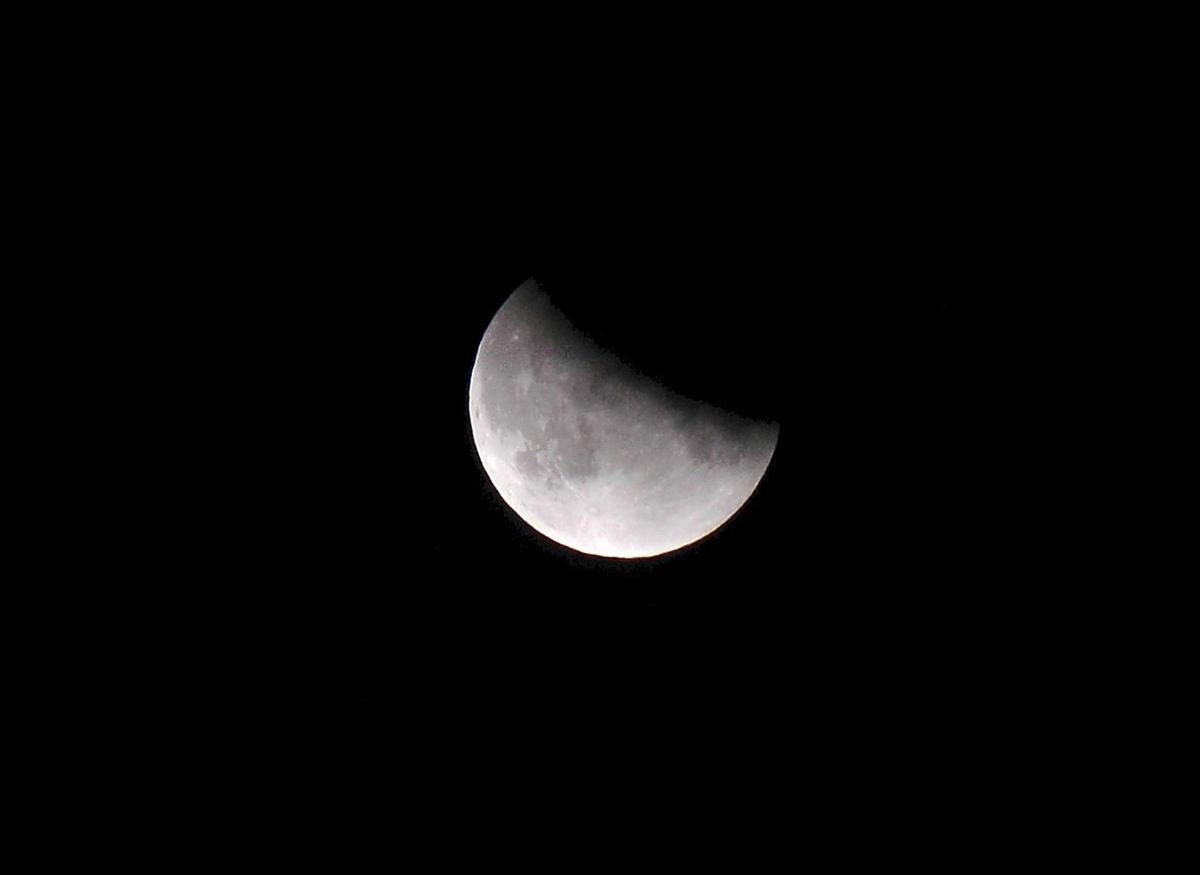 Eclissi di Luna, dalle ipotesi transilvaniche alle micro‑maree: i fake degli effetti sul corpo - 