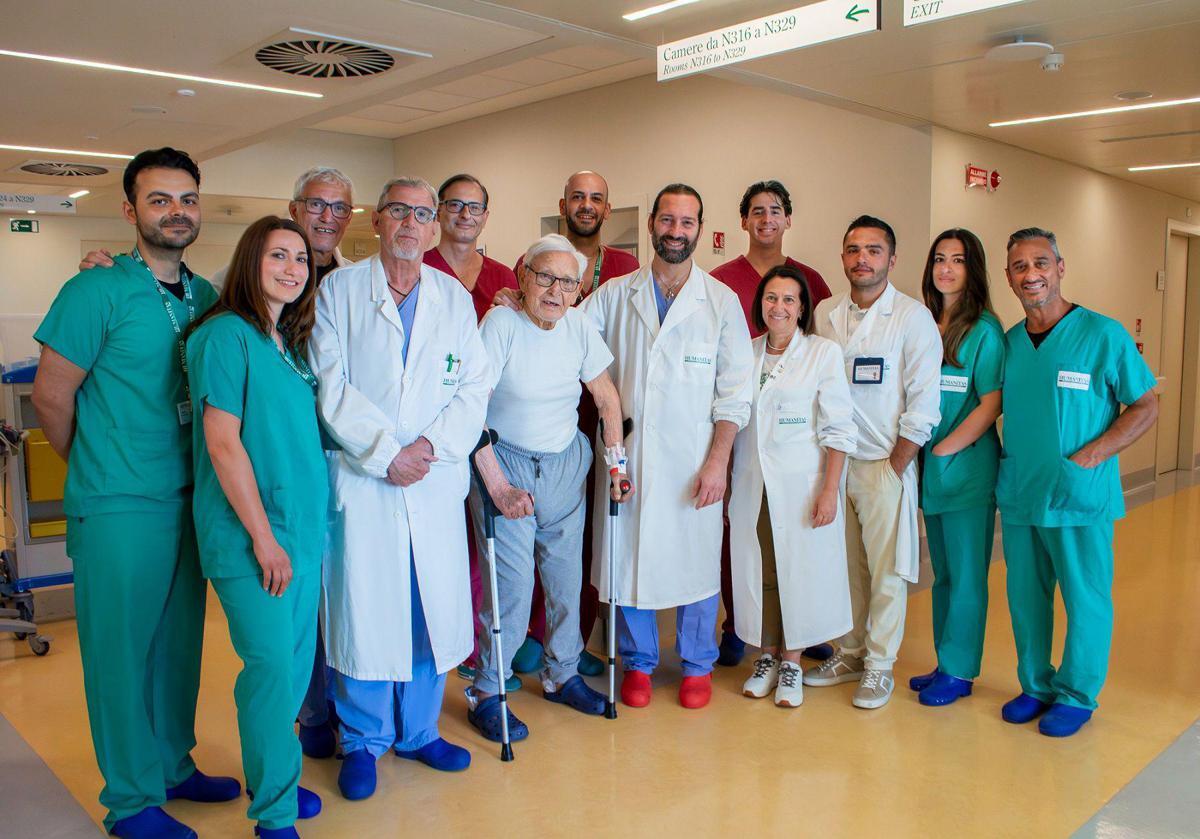 Operazione record a Catania: Giuseppe a 98 anni rimesso in piedi con doppia protesi d'anca in un solo intervento - 