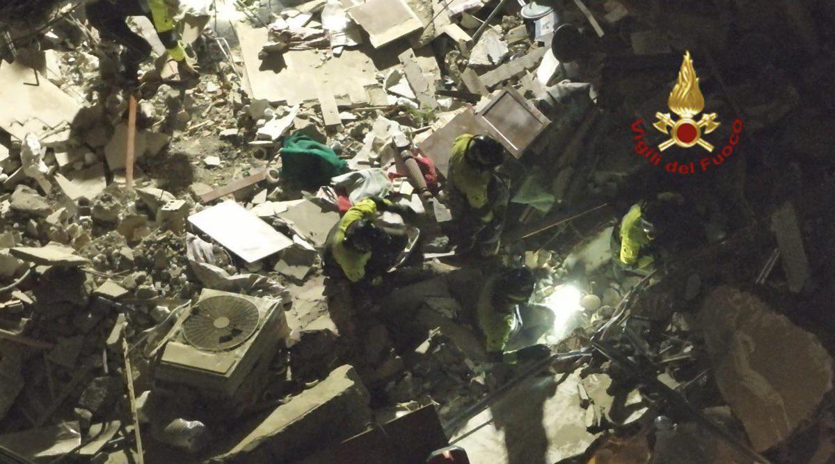 Crollo palazzina a Messina, recuperato terzo corpo dalle macerie. Tre indagati - 