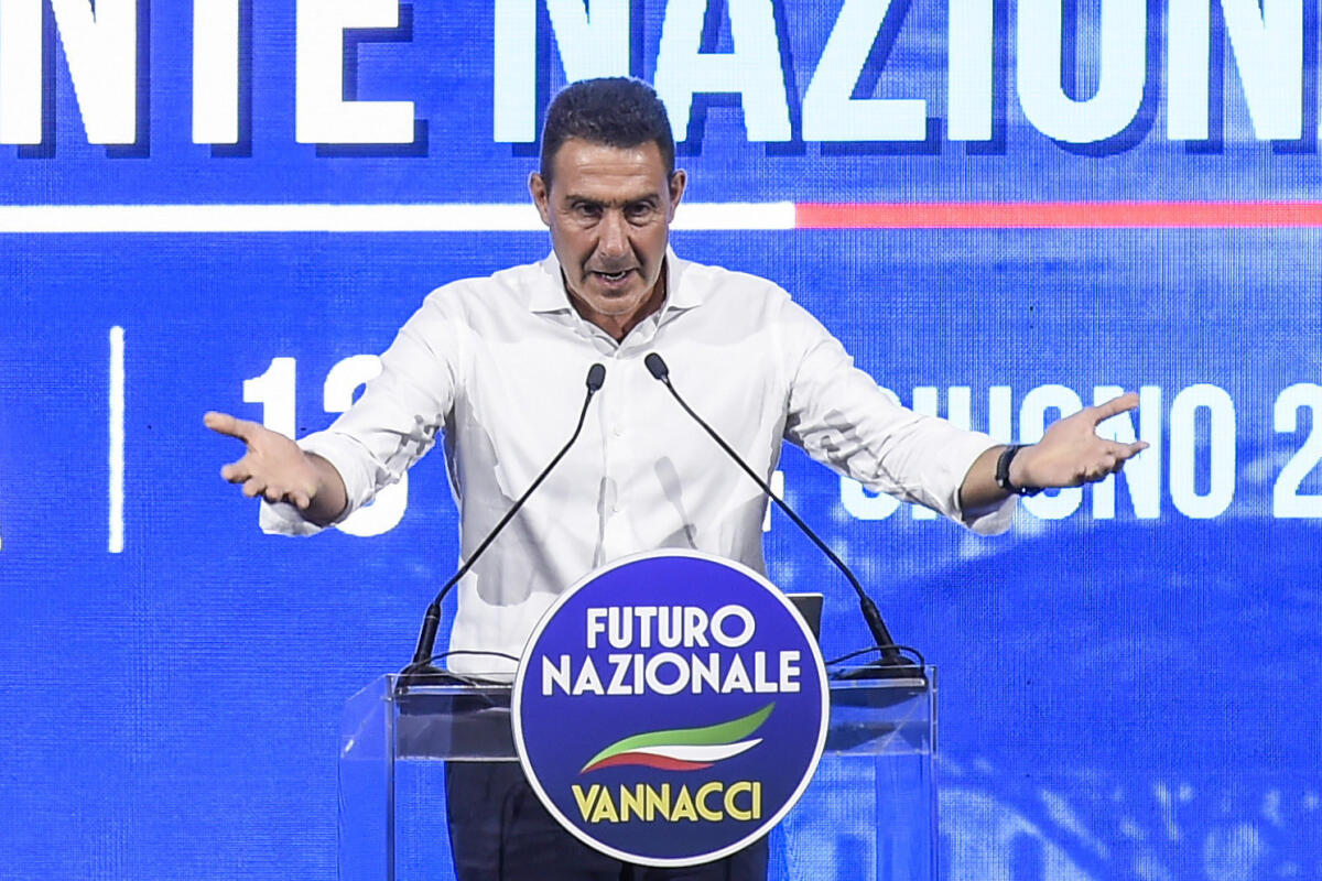 Vannacci difende il 'cappio': «Ce l'hanno al collo i nostri giovani», attacca il nuovo debito per le armi - 