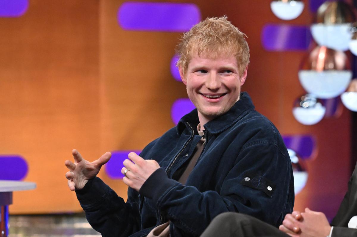Ed Sheeran nei guai per l'auto d'epoca, multa per la Aston Martin senza assicurazione - 