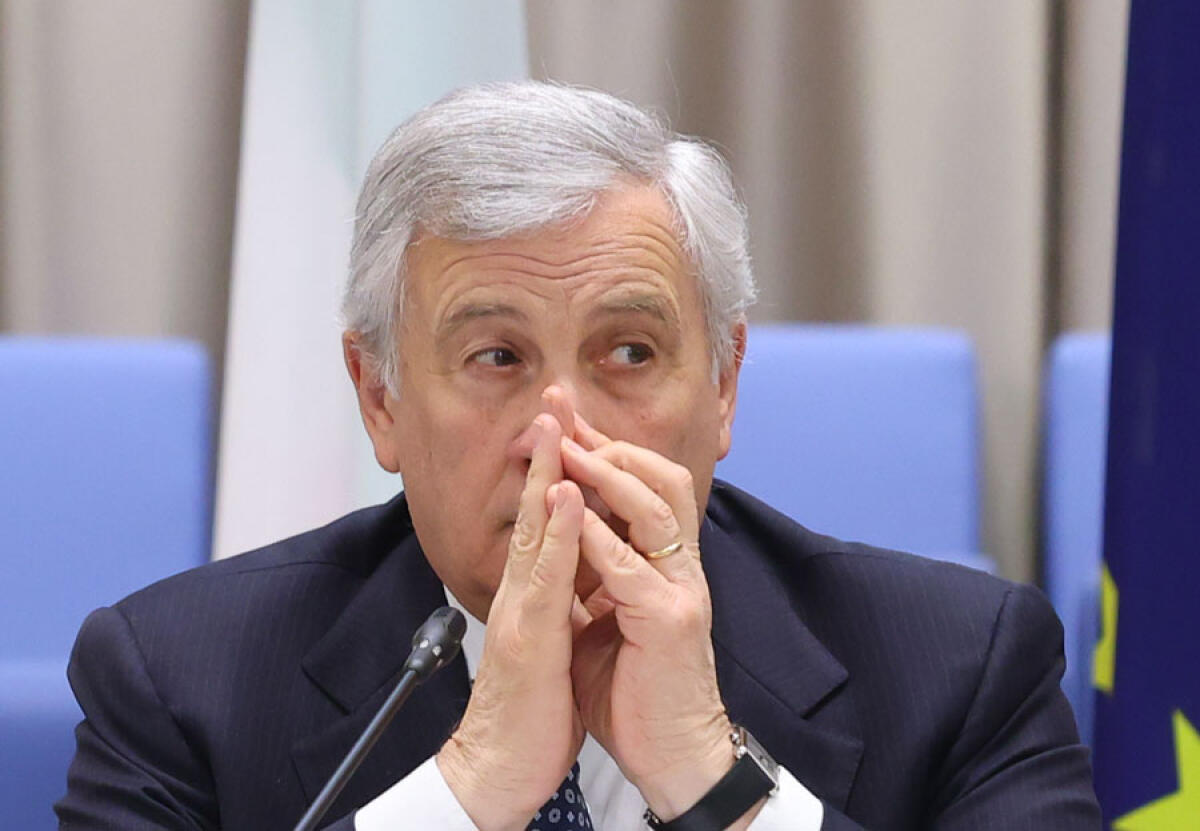 Tajani: Italia manterrà le restrizioni Schengen per voli e navi dalla Spagna fino al 15 agosto - 
