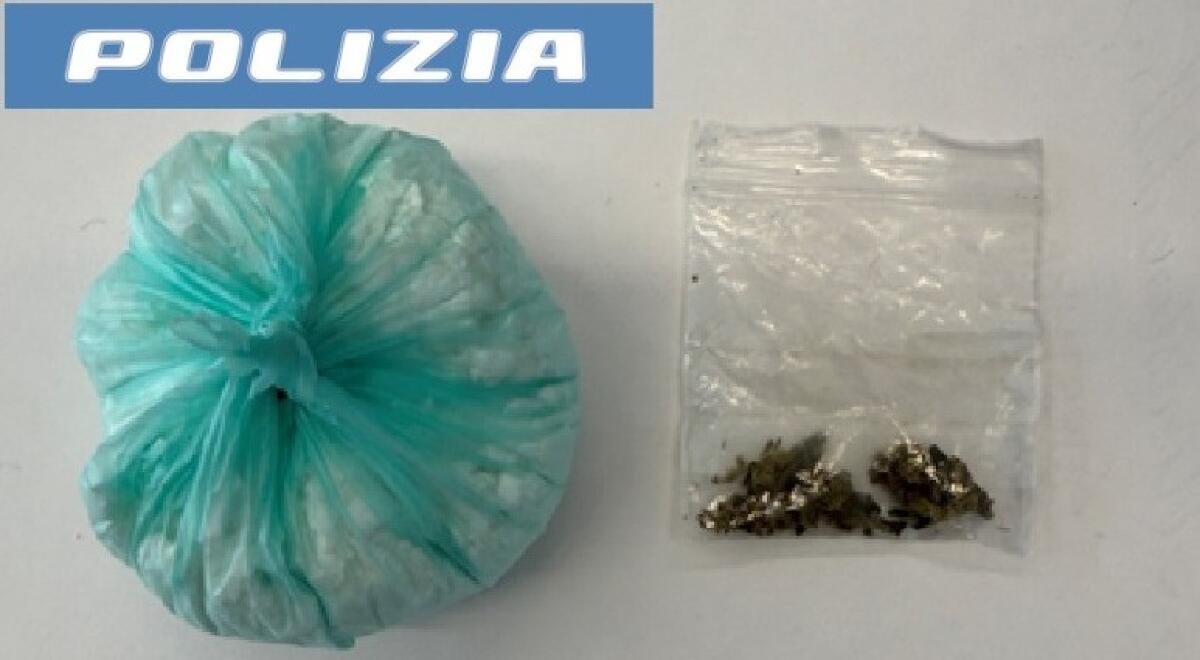 Catania: pusher arrestato con 71 g di cocaina negli slip, marijuana trovata in casa - 