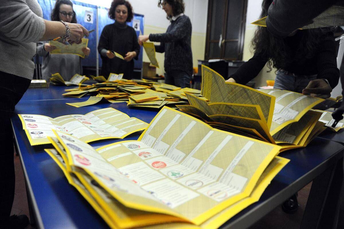 Legge elettorale, emendamento centrodestra su preferenze. Maggioranza in ordine sparso su ballottaggio - 